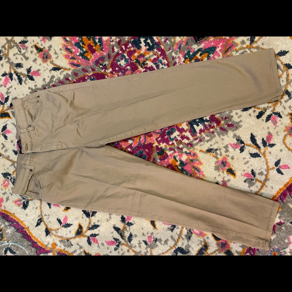 Khaki capris